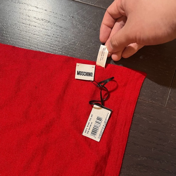 BNWT Moschino teddy bear red wool scarf M1857 unisex made in Italy - Picture 3 of 7